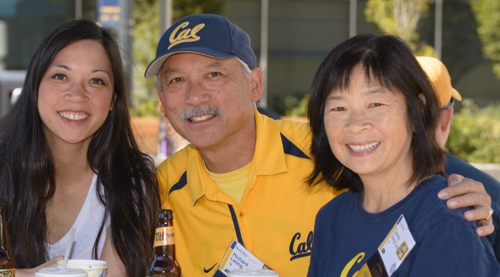 Alumni and students at the CNR homecoming picnic